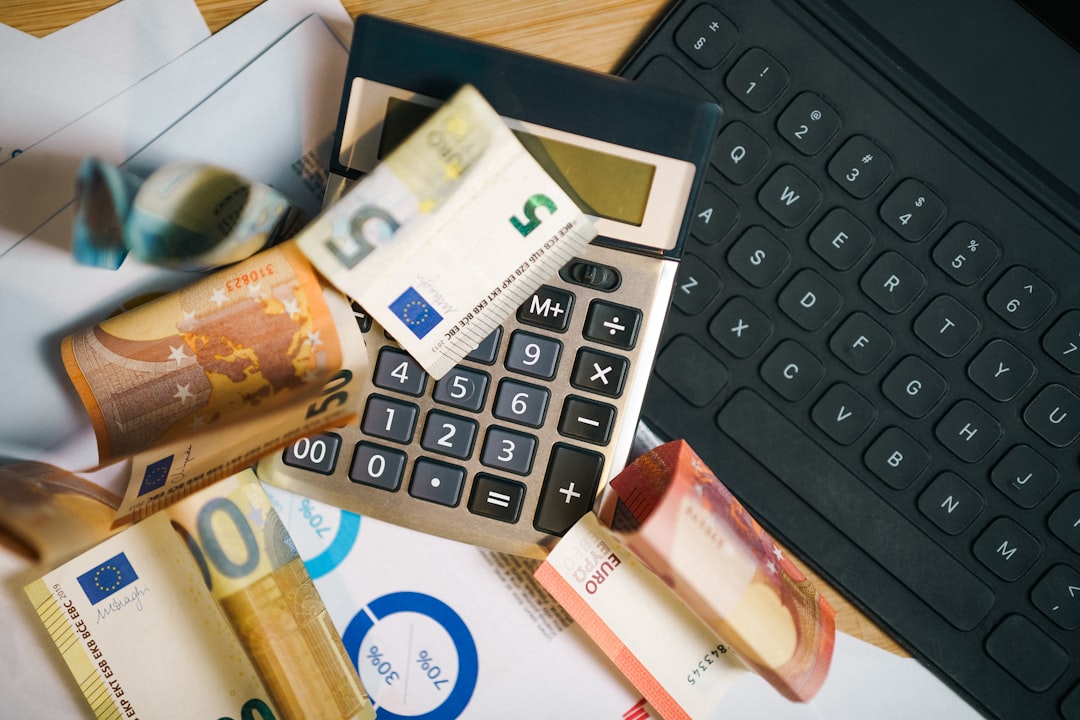services-02 finance economy calculator cash banknotes table statistics data journalism